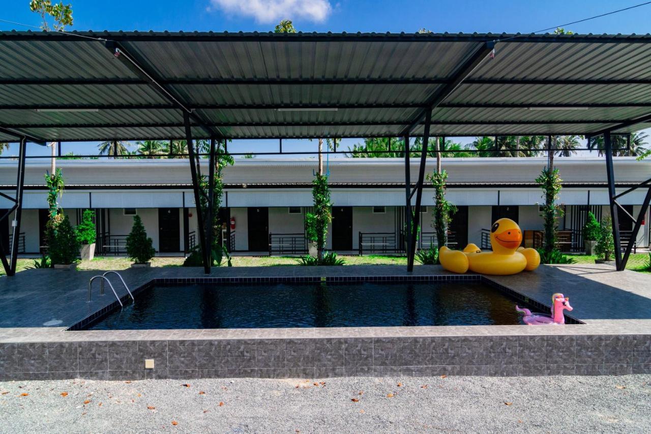Oyo 533 Runya Poolvilla Pracsuap Khirikhan Kültér fotó