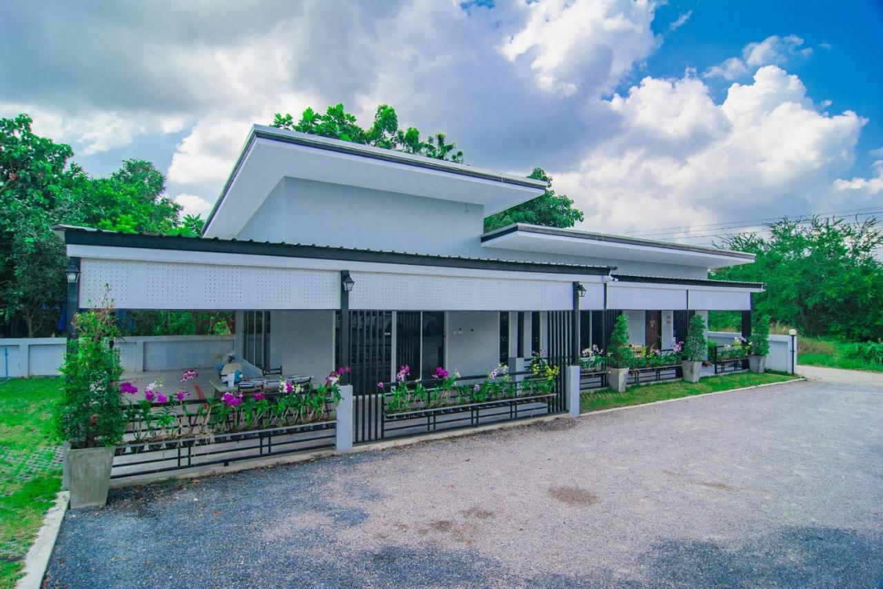 Oyo 533 Runya Poolvilla Pracsuap Khirikhan Kültér fotó